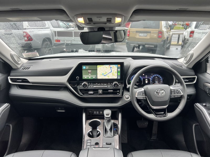 2025 Toyota Highlander Limited ZR 2.5P Hybrid AWD image 3