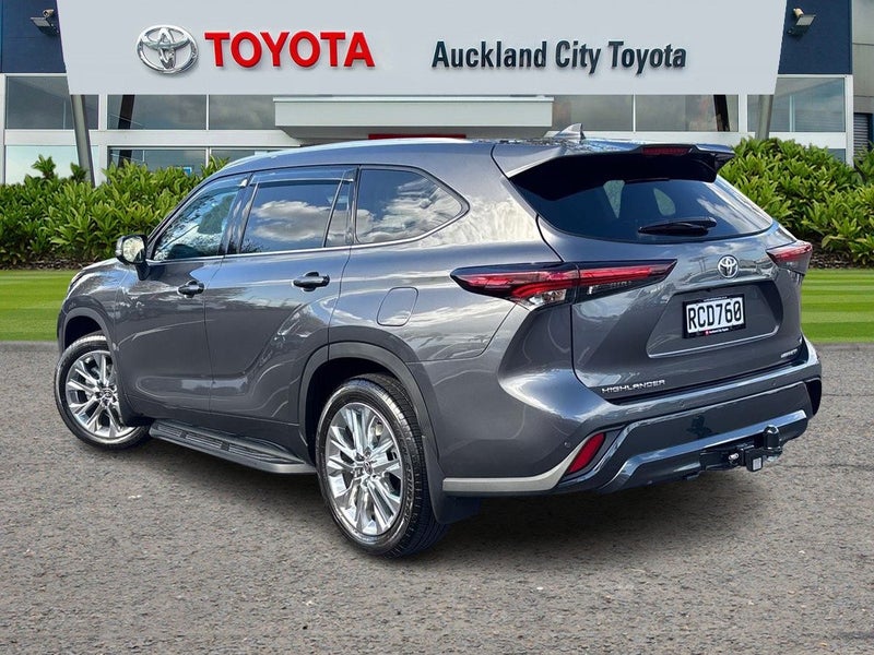2025 Toyota Highlander LIMITED ZR image 3