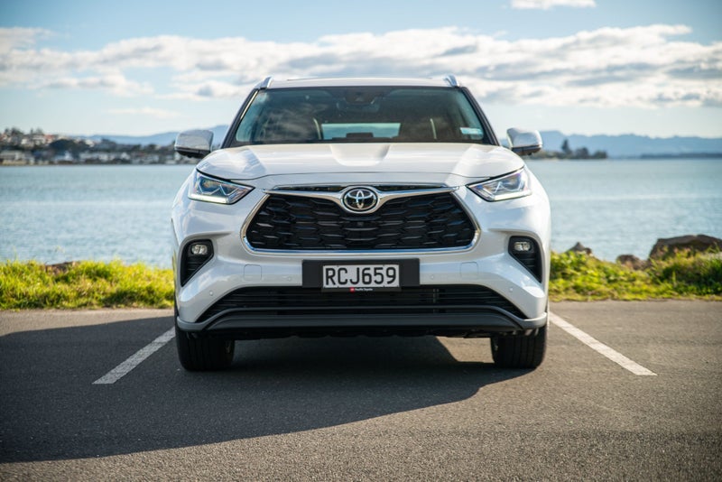 2025 Toyota Highlander Limited ZR image 2