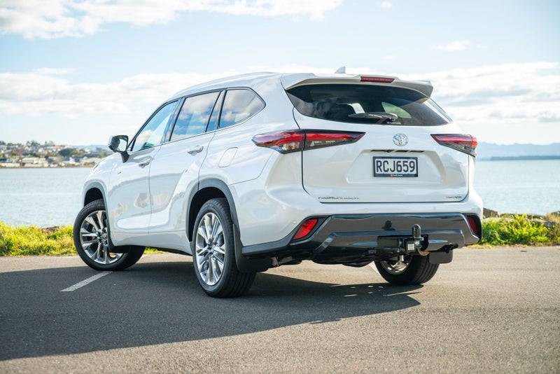 2025 Toyota Highlander Limited ZR image 4
