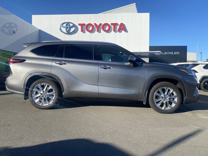 2025 Toyota Highlander Limited ZR 7 Seater image 2