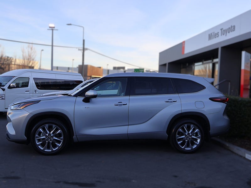 2025 Toyota Highlander Limited ZR HYBRID AWD/4X... image 4