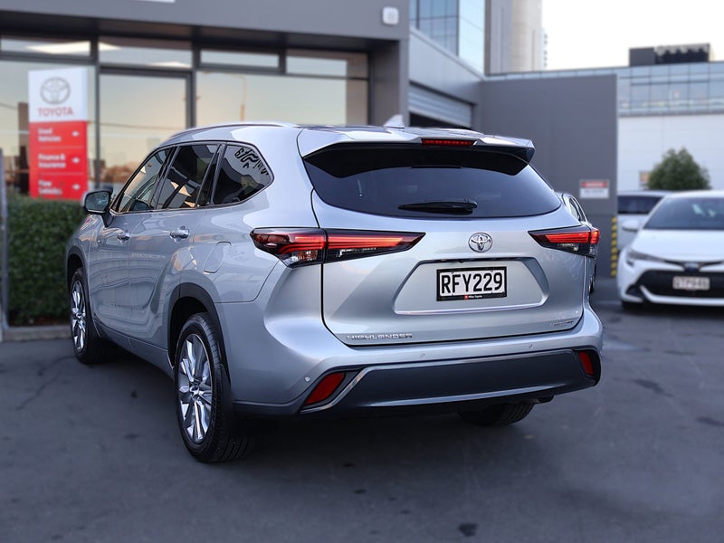 2025 Toyota Highlander Limited ZR HYBRID AWD/4X... image 5