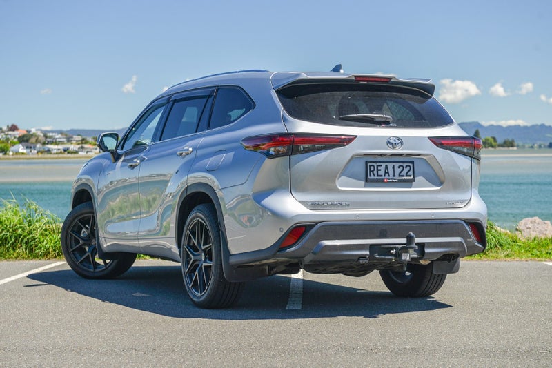 2025 Toyota Highlander Limited ZR with Towbar,... image 4