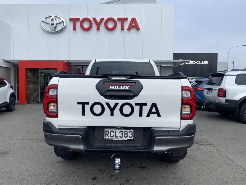 2025 Toyota Hilux Cruiser 4WD Hybrid image 4