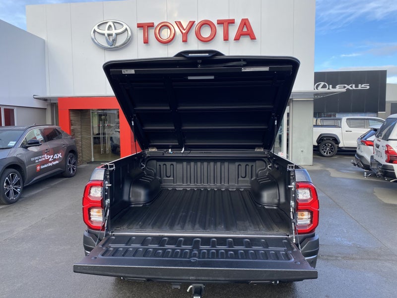 2025 Toyota Hilux Cruiser 4WD Hybrid image 5