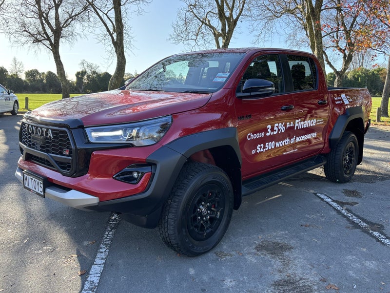 2025 Toyota Hilux GR Sport 2.8D 4WD Auto image 5