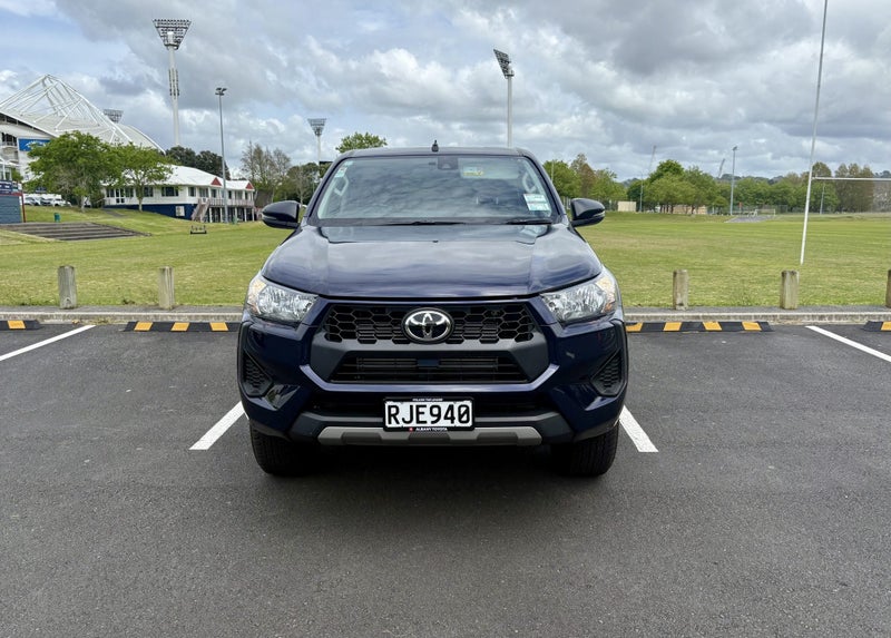 2025 Toyota Hilux SR 2.8DT 6AT 2WD DCW/4D/5S image 2