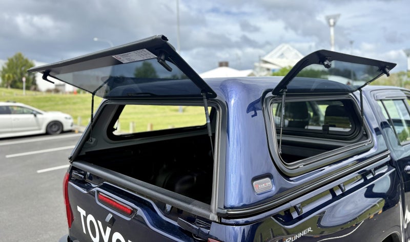 2025 Toyota Hilux SR 2.8DT 6AT 2WD DCW/4D/5S image 4