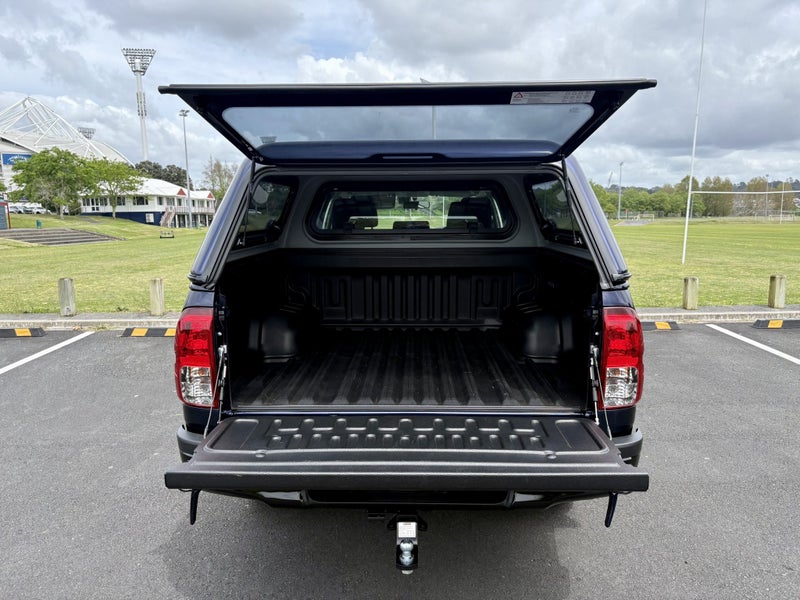 2025 Toyota Hilux SR 2.8DT 6AT 2WD DCW/4D/5S image 5