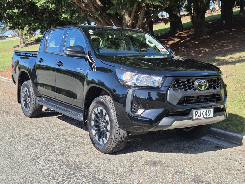 2025 Toyota Hilux SR 2.8DT 6AT 2WD DCW/4D/5S image 2