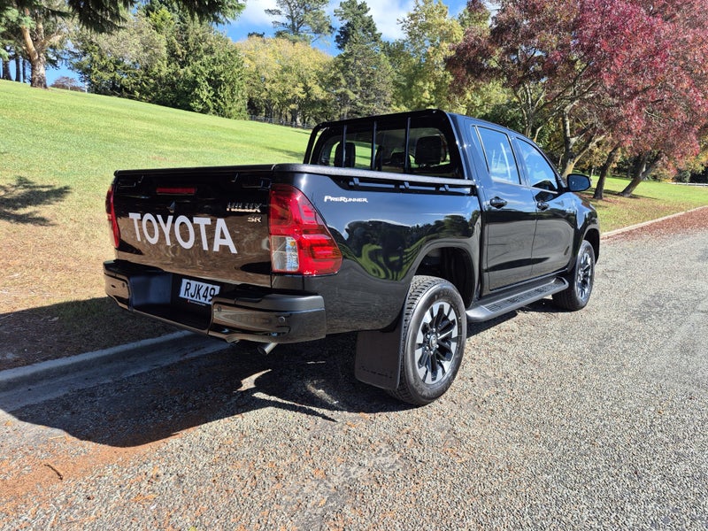 2025 Toyota Hilux SR 2.8DT 6AT 2WD DCW/4D/5S image 3