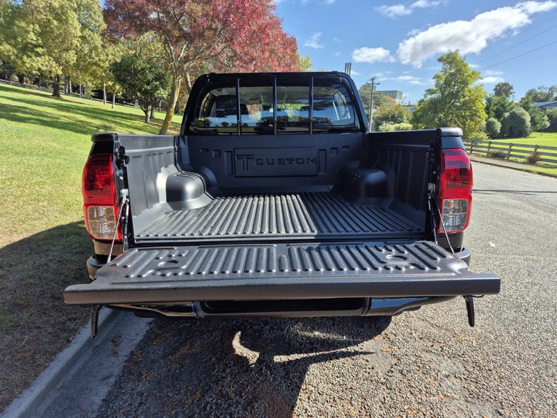 2025 Toyota Hilux SR 2.8DT 6AT 2WD DCW/4D/5S image 5
