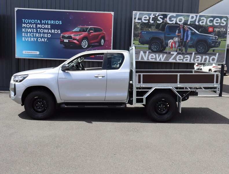 2025 Toyota Hilux SR 2.8DT 6AT 4WD ECC/4D/4S image 2