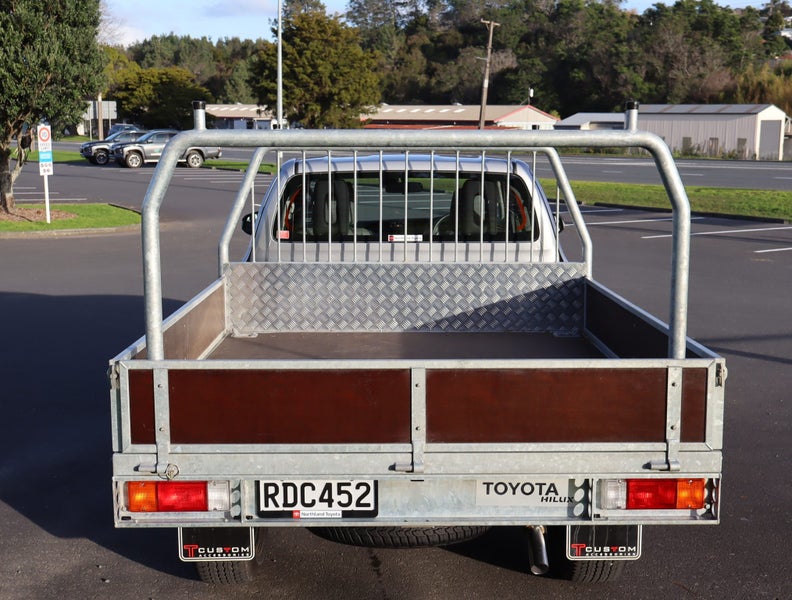 2025 Toyota Hilux SR 2.8DT 6AT 4WD ECC/4D/4S image 4