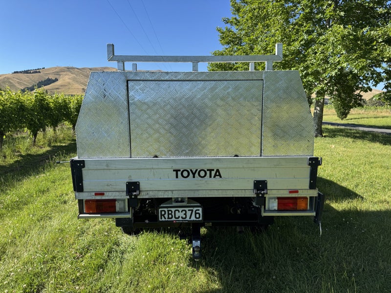 2025 Toyota Hilux SR 2.8DT 6AT 4WD ECC/4D/4S image 5