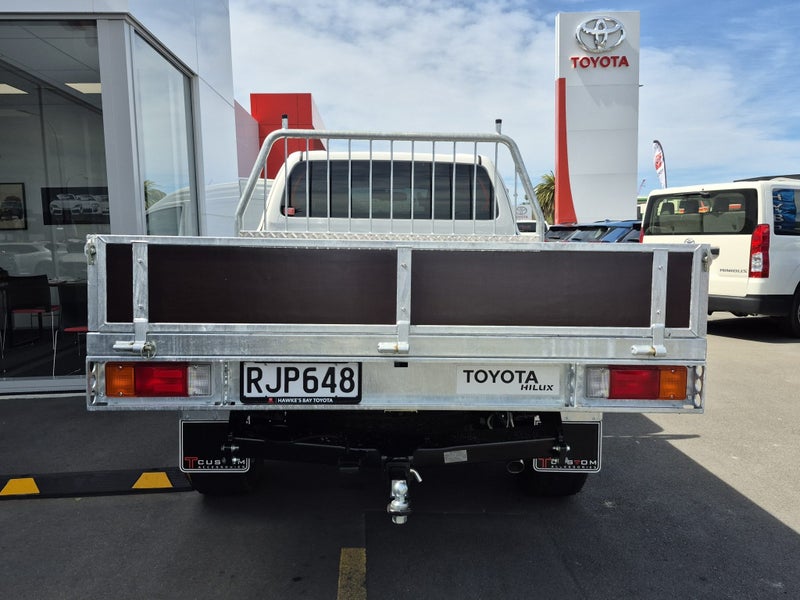 2025 Toyota Hilux SR 2.8DT 6Auto 4WD image 4