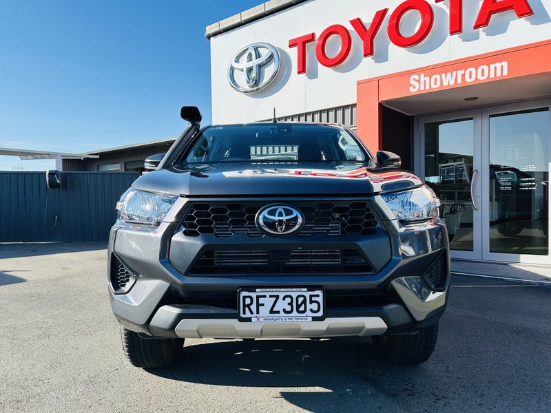 2025 Toyota Hilux SR 2.8DT Automatic 4WD Extra... image 2