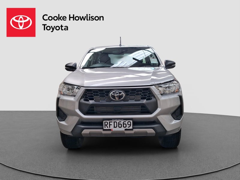 2025 Toyota Hilux SR 2.8DT Hybrid 4WD image 2