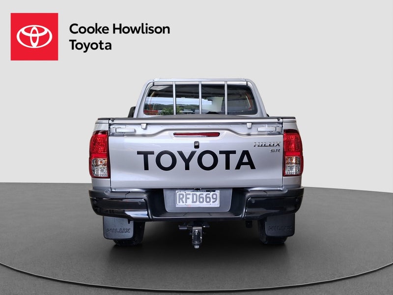 2025 Toyota Hilux SR 2.8DT Hybrid 4WD image 5