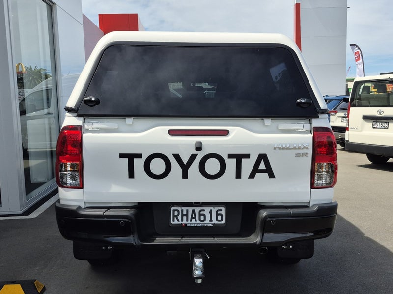 2025 Toyota Hilux SR 2.8DT Hybrid 6AT 4WD image 4