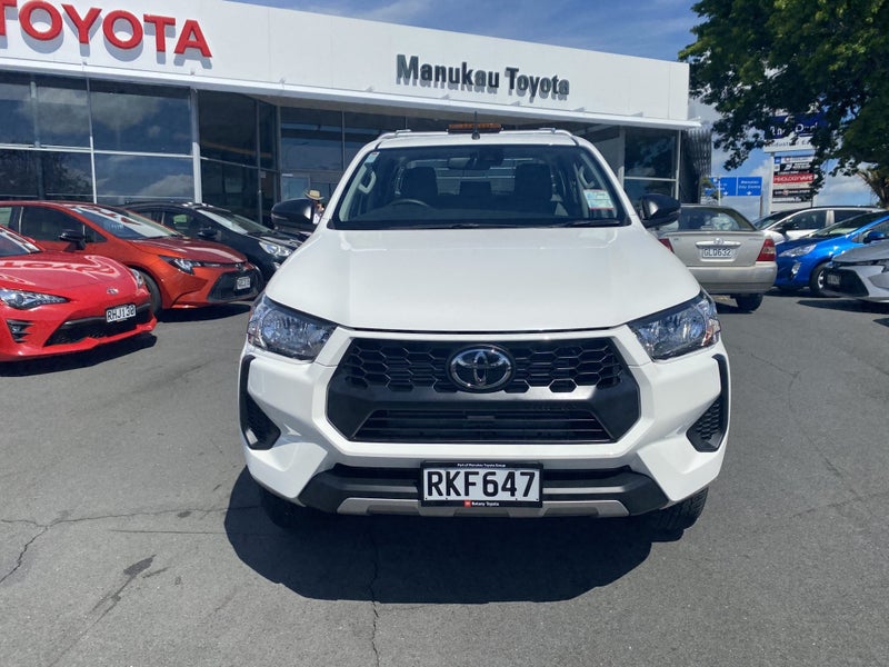 2025 Toyota Hilux SR 2.8DT Hybrid 6AT 4WD image 1