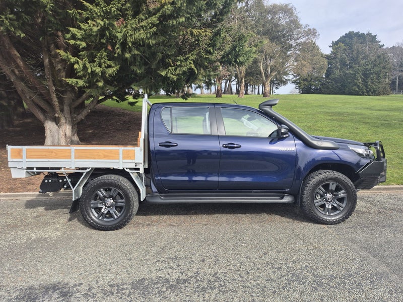 2025 Toyota Hilux SR 2.8DT Hybrid 6AT 4WD DCC/4... image 3