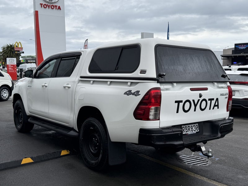 2025 Toyota Hilux SR 2.8DT Hybrid 6AT 4WD DCW/4... image 5