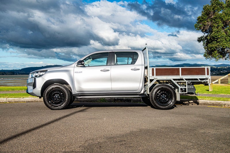 2025 Toyota Hilux SR 2WD Flat Deck image 3