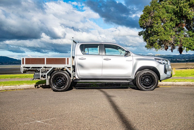 2025 Toyota Hilux SR 2WD Flat Deck image 4