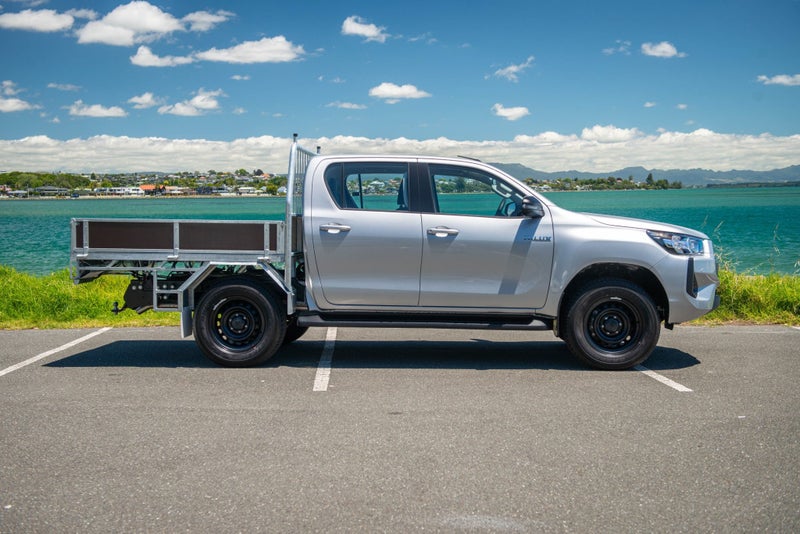 2025 Toyota Hilux SR 2WD with Flat Deck image 3