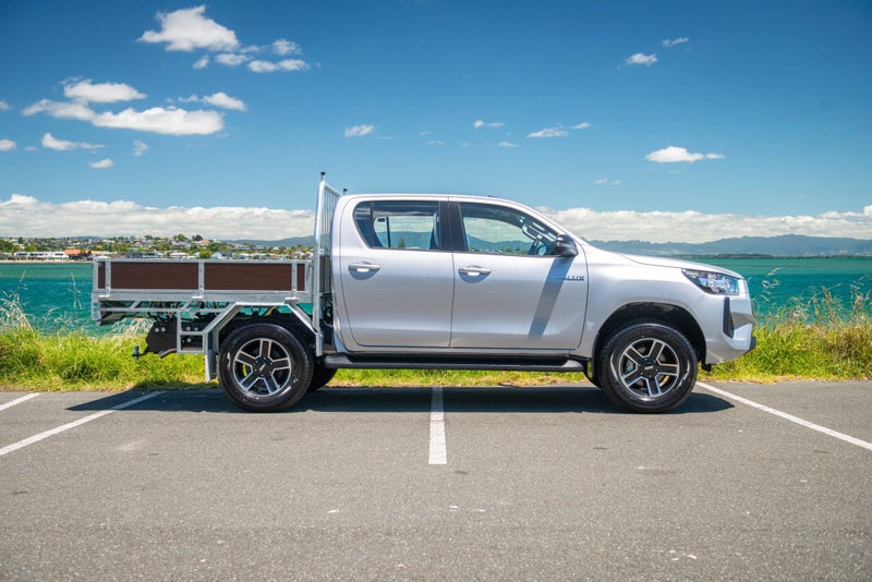 2025 Toyota Hilux SR 2WD with Flat Deck image 3