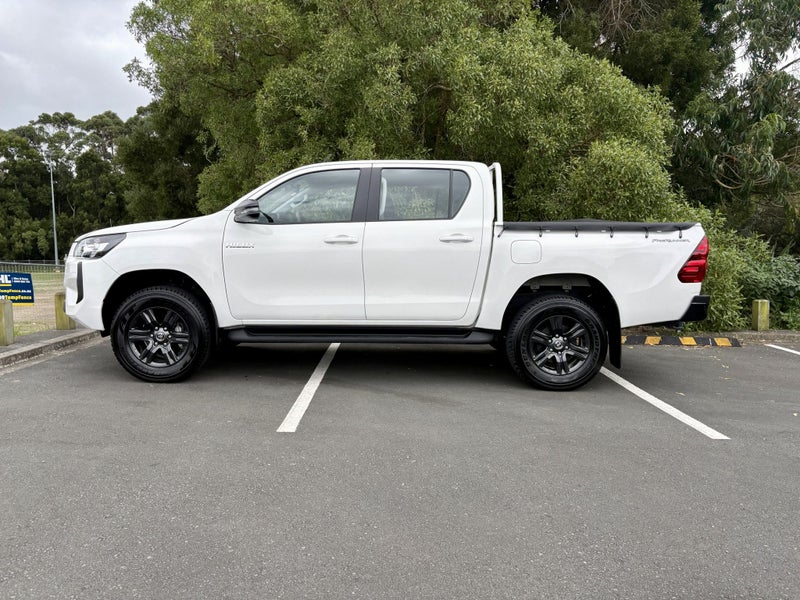 2025 Toyota Hilux SR 4x2 2.8DT 6AT 2WD DCW/4D/5S image 4