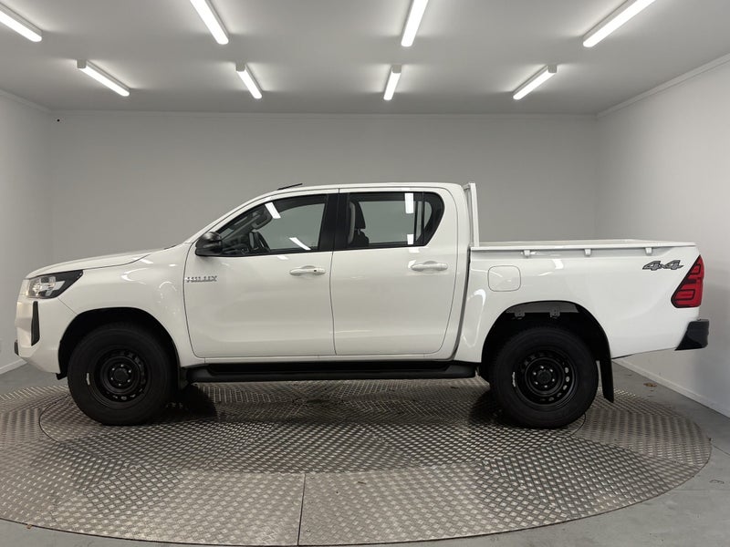2025 Toyota Hilux Sr Td Dc 2.8Dmht/4Wd image 4