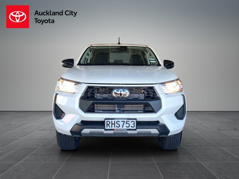 2025 Toyota Hilux Sr Td Dc 2.8Dt image 5