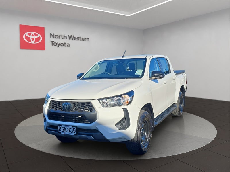 2025 Toyota Hilux SR TD DC 2.8DT image 3