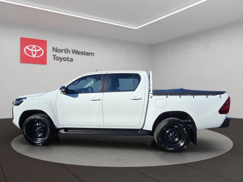 2025 Toyota Hilux SR TD DC 2.8DT image 4