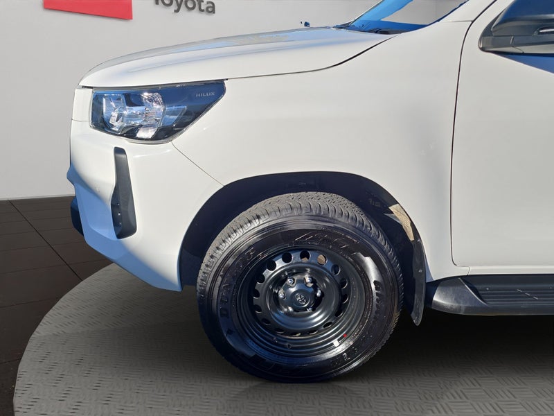 2025 Toyota Hilux SR TD DC 2.8DT image 5