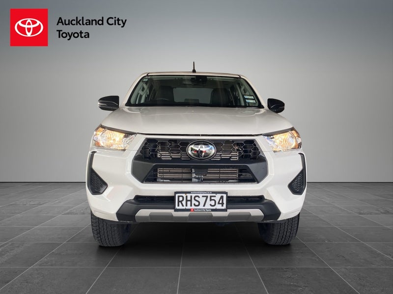 2025 Toyota Hilux Sr Td Dc 2.8Dt image 2