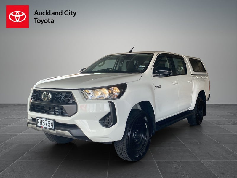 2025 Toyota Hilux Sr Td Dc 2.8Dt image 3