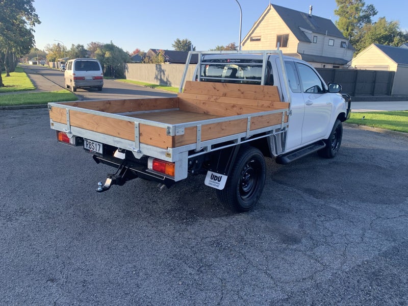 2025 Toyota Hilux Sr Td Ec/Cc 2.8Dt image 5