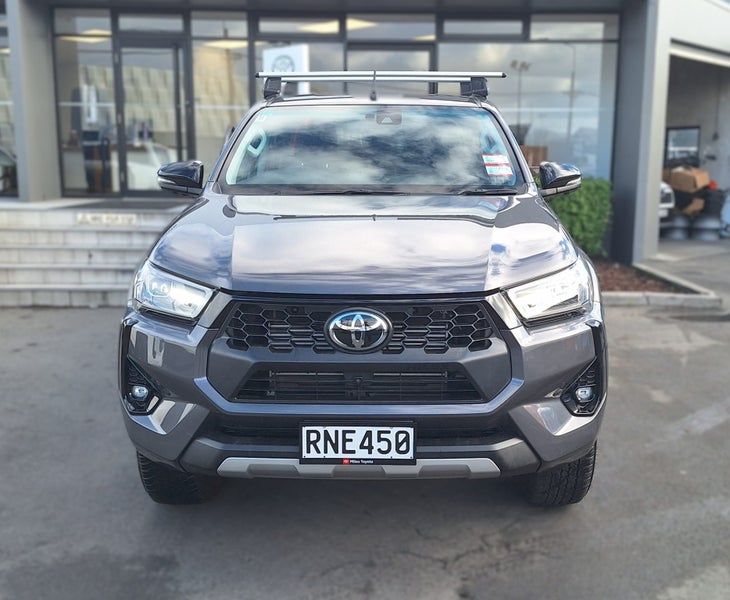 2025 Toyota Hilux SR5 2.8 Diesel Hybrid 6AT 4WD image 2