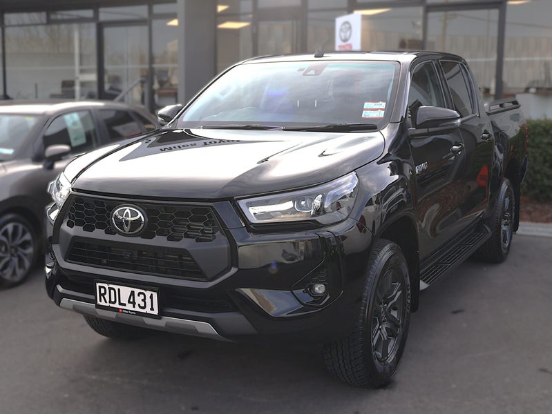 2025 Toyota Hilux SR5 2.8 Diesel Turbo Hybrid 6... image 3