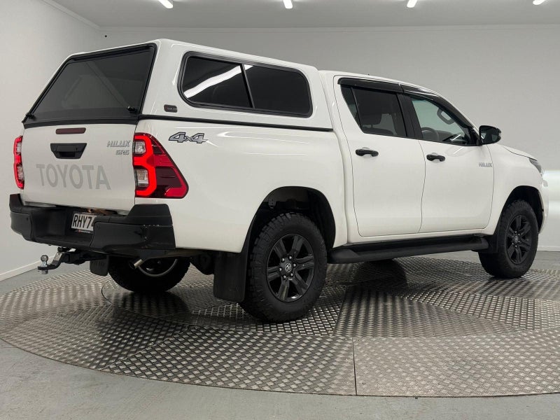 2025 Toyota Hilux SR5 2.8 MHEV 4WD image 2