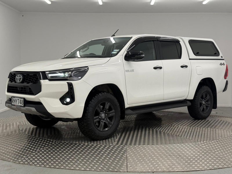 2025 Toyota Hilux SR5 2.8 MHEV 4WD image 3