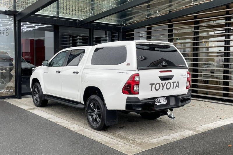2025 Toyota Hilux SR5 2.8 Turbo Diesel RWD Utility image 2