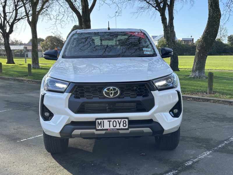2025 Toyota Hilux SR5 2.8D 4WD Auto Hybrid image 2