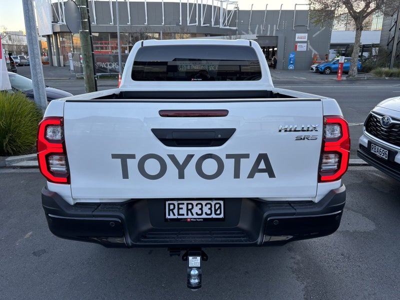 2025 Toyota Hilux SR5 2.8D 4WD Auto Hybrid image 5