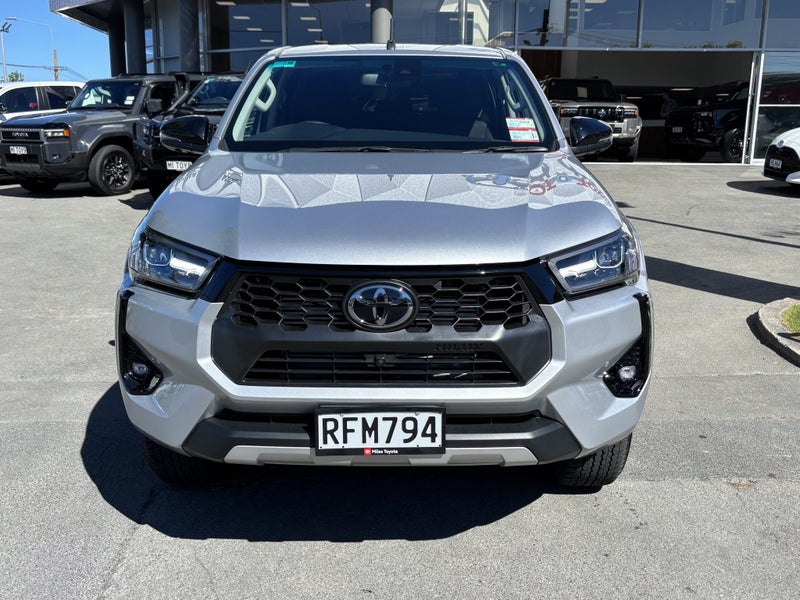 2025 Toyota Hilux SR5 2.8D 4WD Auto Hybrid image 4