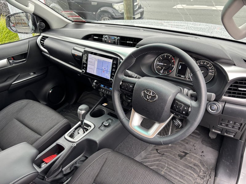 2025 Toyota Hilux SR5 2.8D 4WD Auto Hybrid image 2